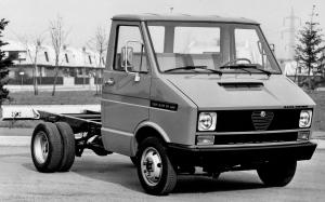 Alfa Romeo 32 AR8 Telaio Cabinato (280) '1978 - 81